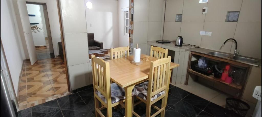 Amplio departamento amoblado 4 a 6 personas con cochera piscina Internet satelital, seguridad, zona comercial las 24hs a 2 cuadras de la Shell barrio las leñas - 4