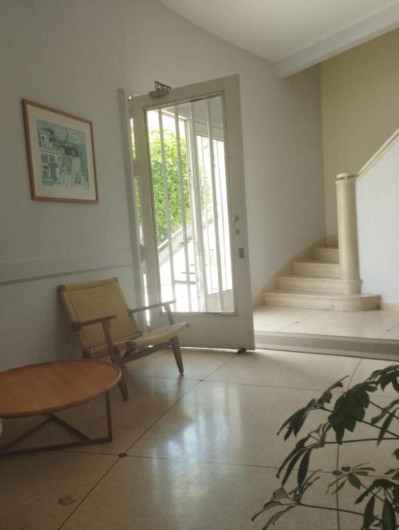 Funcional y bien ubicado - 2