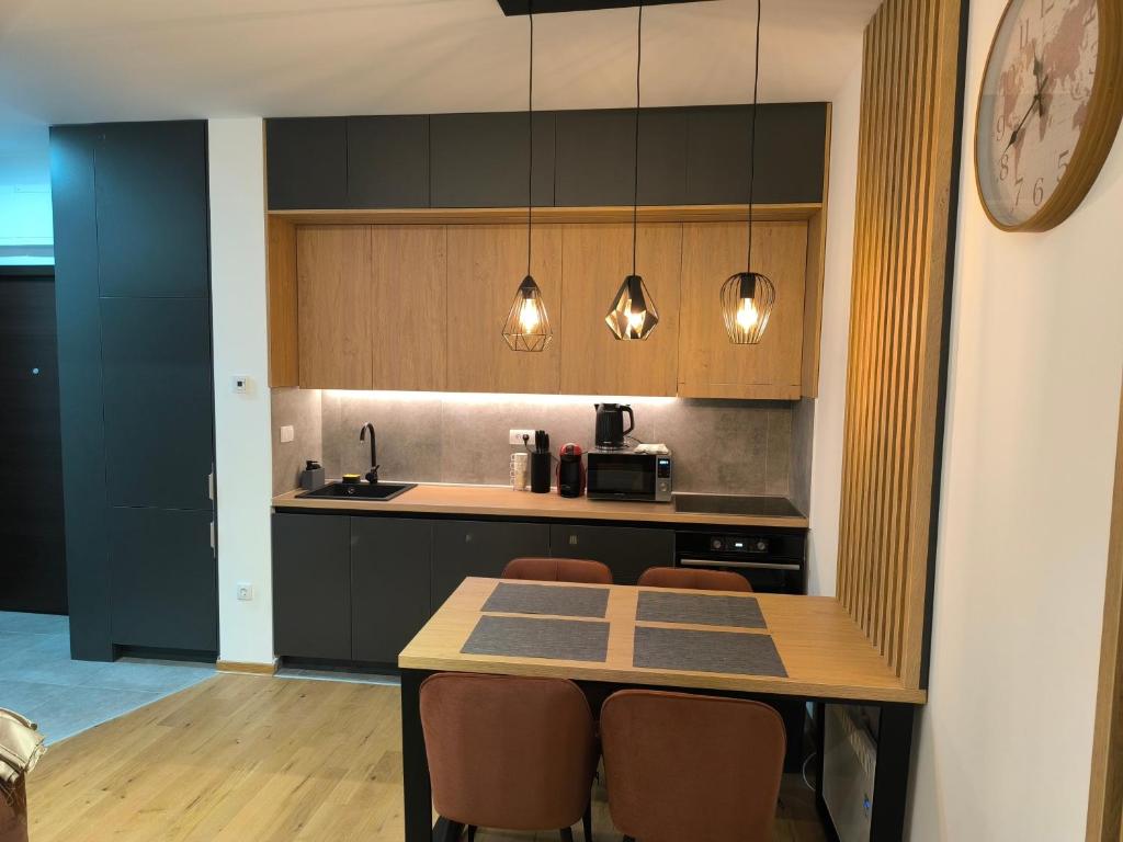Pine Family Luxe Suite - 4