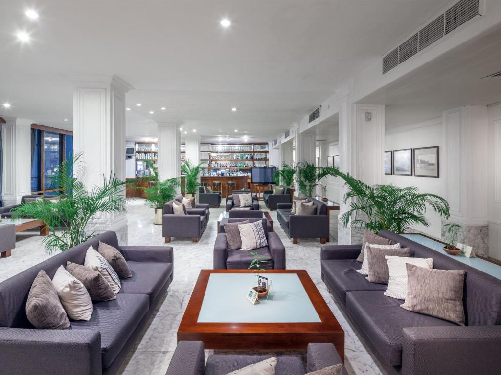 Lobby, Mount Lavinia Hotel in Colombo