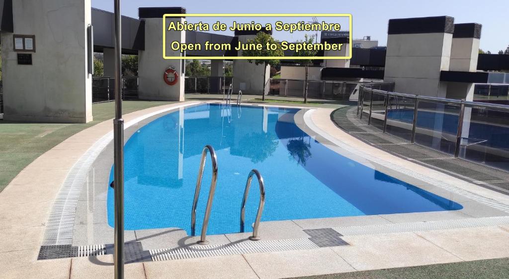 Apartamento parking y piscina incluido - 3
