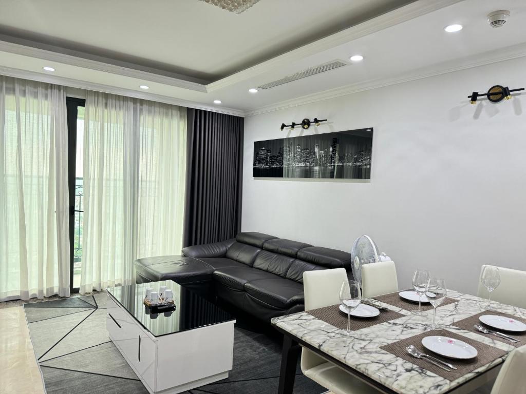 D.' Le Roi Soleil - Westlake Homestay Hanoi