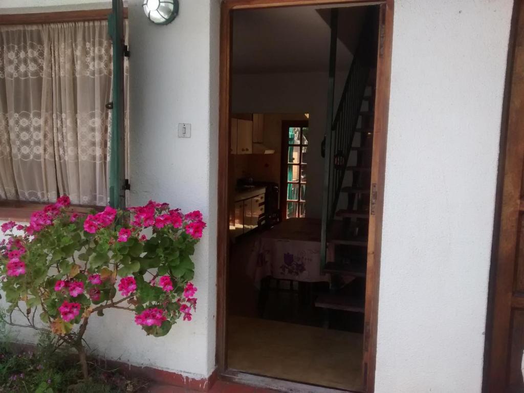 Excelente Duplex en San Bernardo para seis personas, con cochera internet tv con cable parrilla - 5