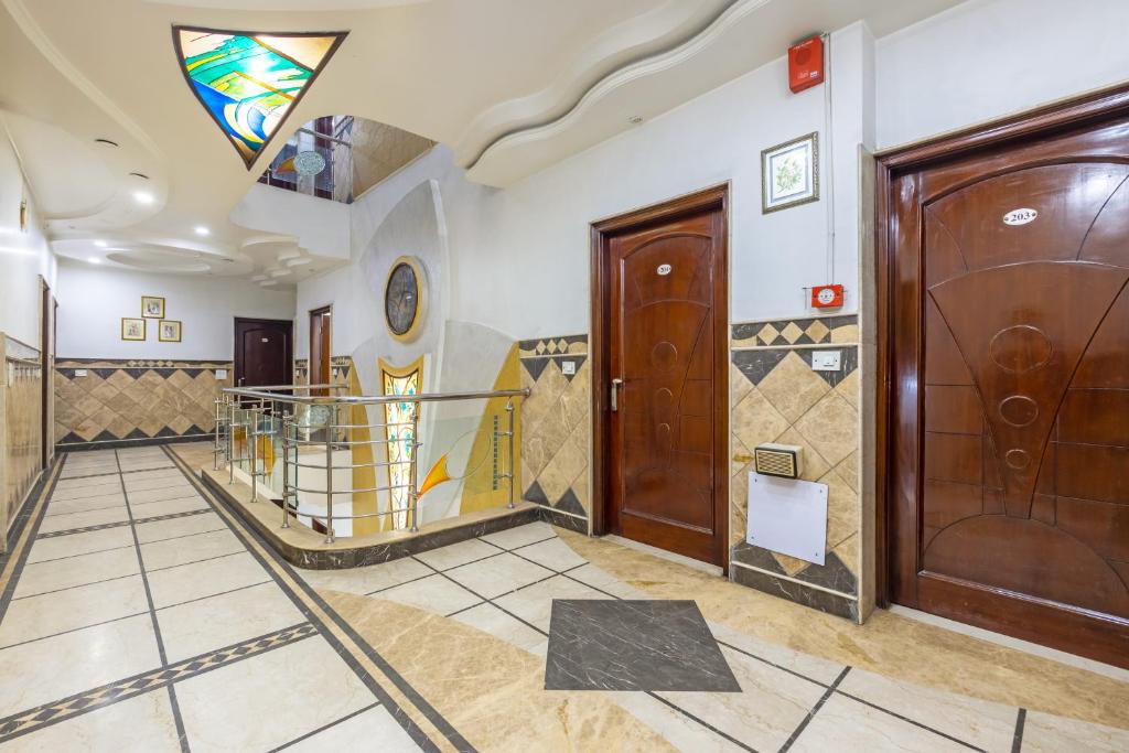 フロント・ロビー