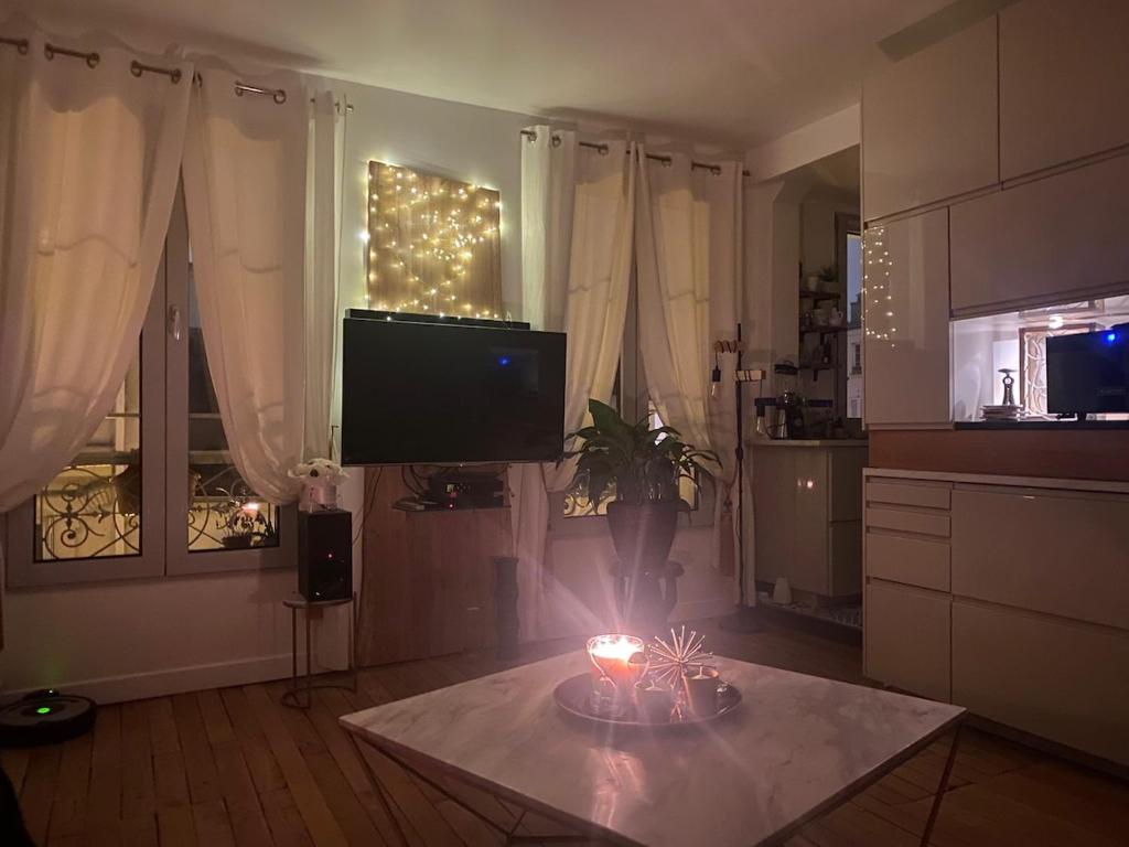 Beautiful apartment with Sacré-Coeur view in Paris - 1