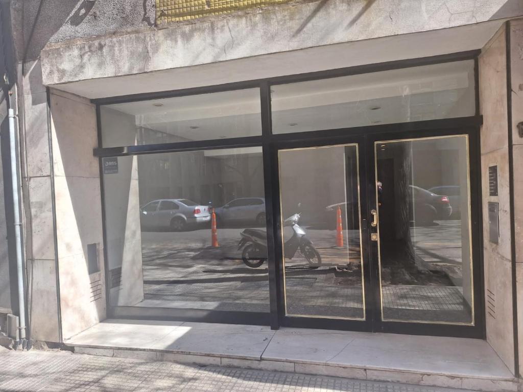 Departamento en Palermo Chico con patio - 1