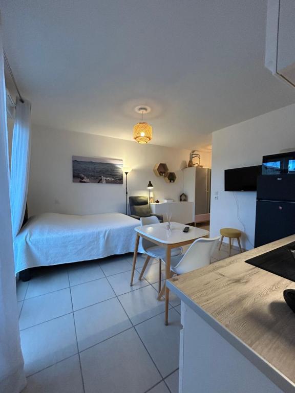 Studio a 3 mn à pied des thermes - 1