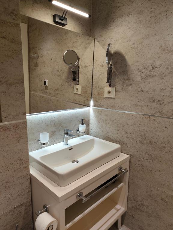 Zepterme Promenade Spa Apartment - 5