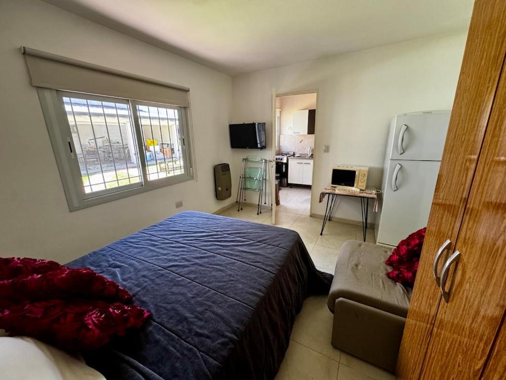 Apartment 2 blocks from downtown Located at the back of the house - 3