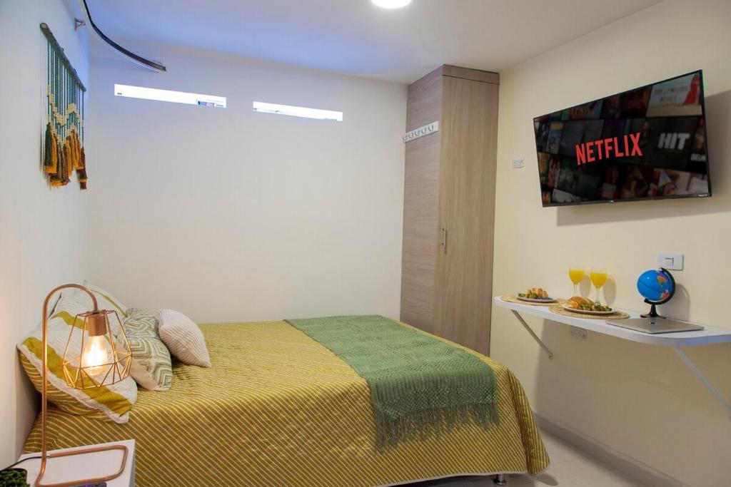 Beautiful NEW Apto for 2, Fast Wifi, GreatLocation - 2