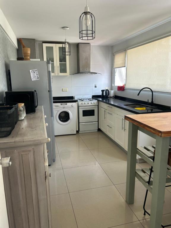 Departamento 3 amb zona Güemes con cochera cubierta - 2