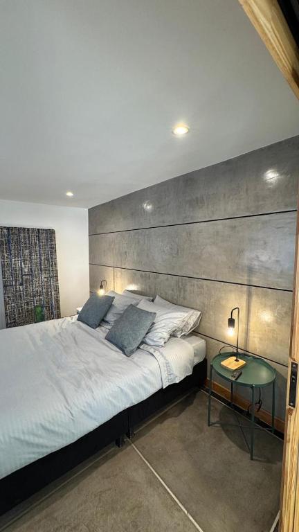 Green Interior - 4