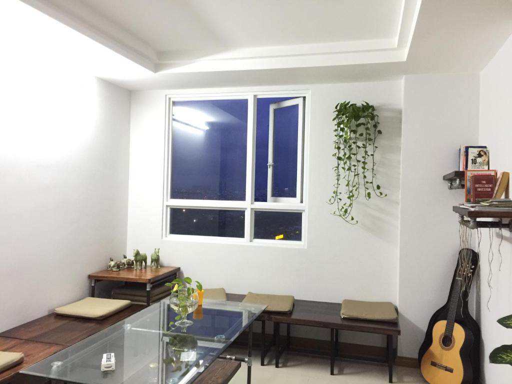 Shared lounge/TV area