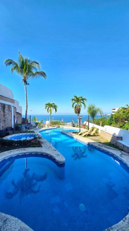 Hillside Villa with ocean views - 1