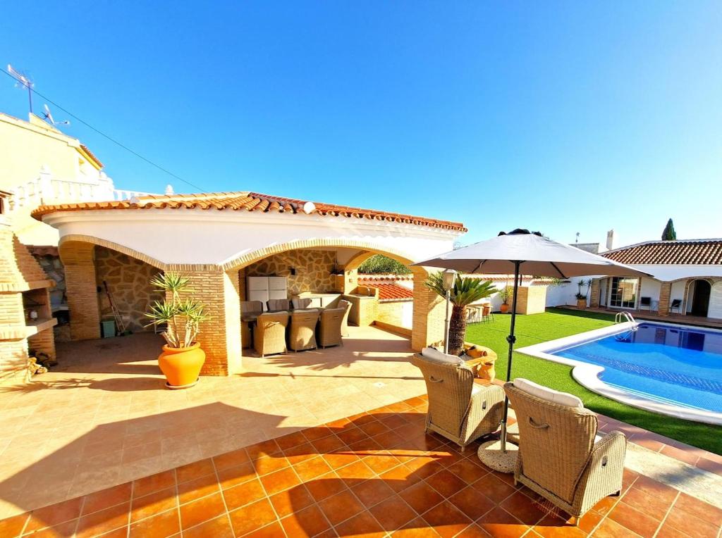 Large Villa & Casita with Pool and Gameroom PMT28 - 1