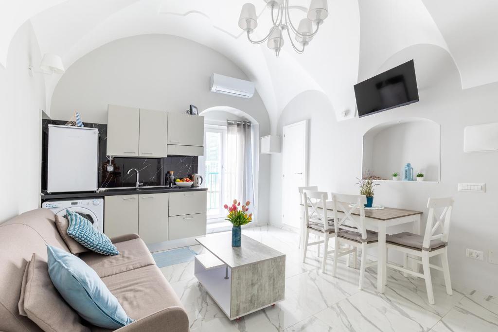 APARTAMENT CHIARA - accanto alle scale dell amore - Julia Vieste - 1