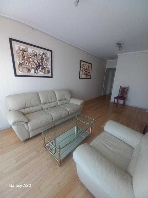 Impecable departamento a metros del shopping Abasto - 1