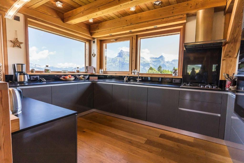 Modern Chalet Near Megève With Somptuous Views - 5