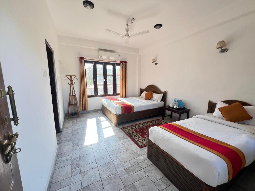 Park Village Backpacker Hostel — Sauraha (2)