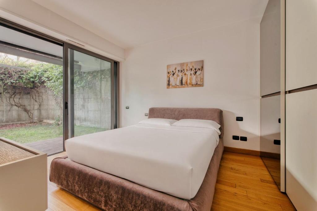 Hostmate - Milano - Ulpio Traiano - 1