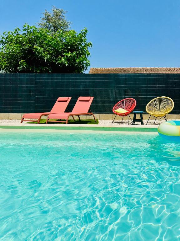 Havre de paix proche centre ville, jardin, piscine - 3