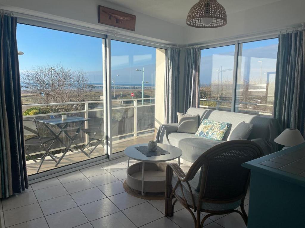 Appartement T2 vue mer les pieds dans l'eau avec parking privé - 1