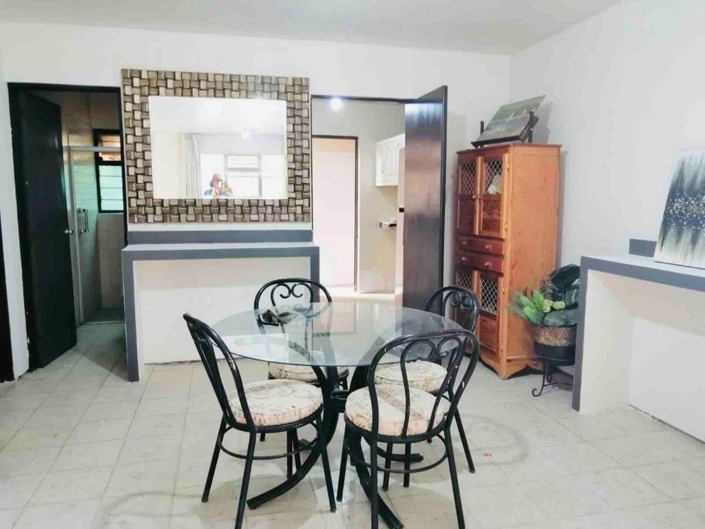 Casa Colomos, a residential area with a garden - 2