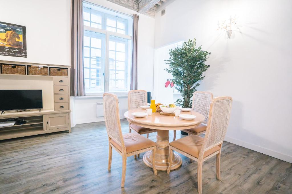 Spacieux & confortable au cœur du centre-ville-AQ - 3