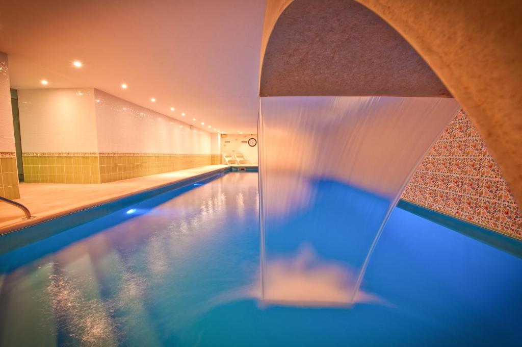 スイミングプール