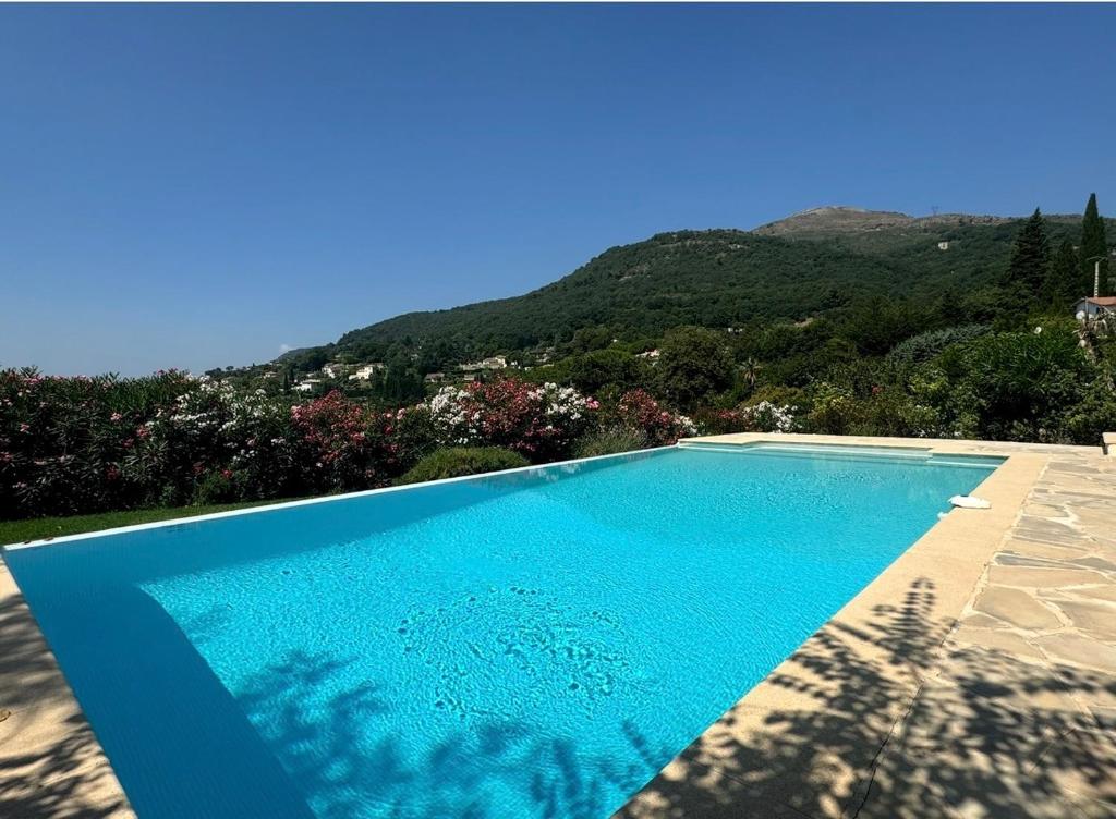 Côte d'Azur villa d'architecture méditerranéenne Vence entre mer et montagne - 3