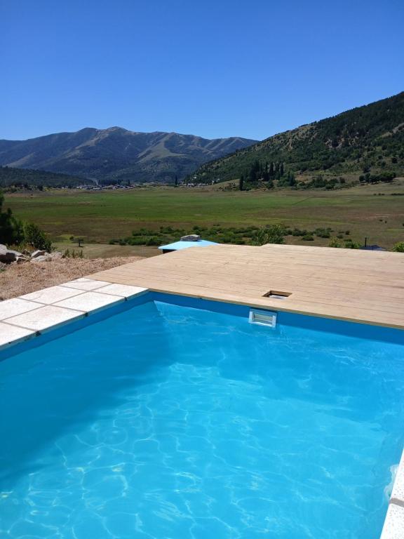 Exclusiva Casa con Piscina en Barrio Privado de San Martin de los Andes - 2