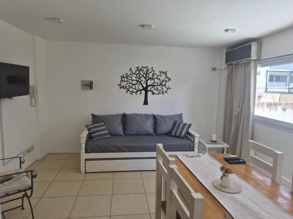 PASAJE EN EL CENTRO DE LOMAS - 1