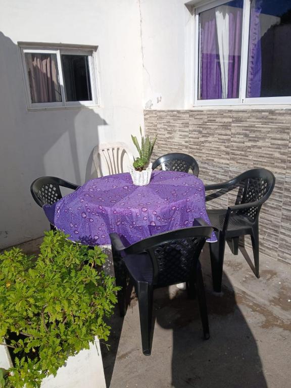 Casa con patio grande - 5