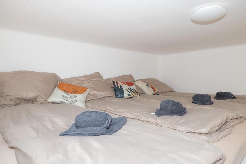 Stylish Old Town Apartment with Infrared Sauna - 3