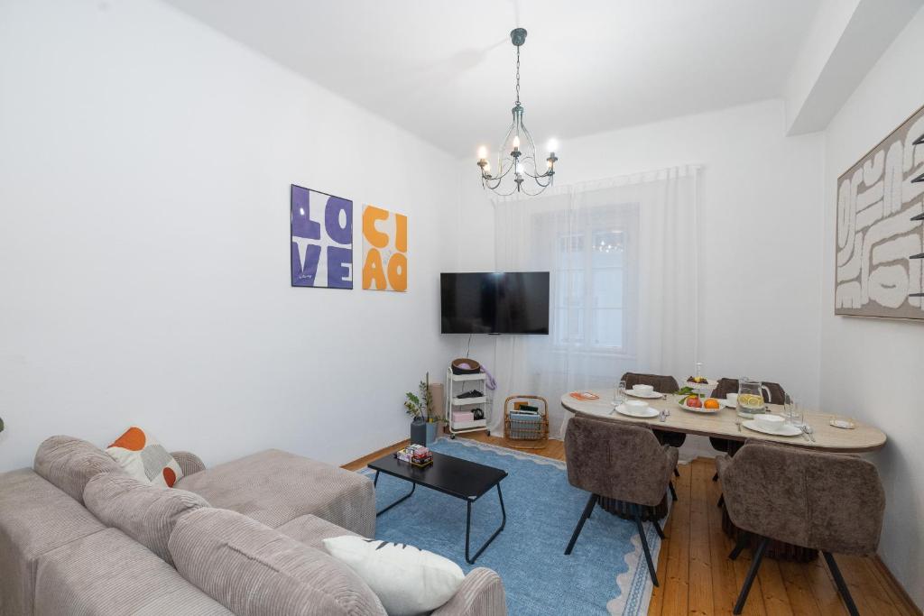 Stylish Old Town Apartment with Infrared Sauna - 1