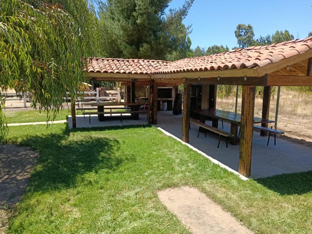 Arriendo casona en el campo, piscina, Quincho y Río Huaqui - 2