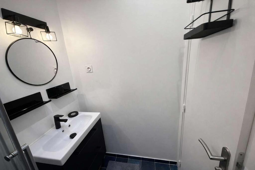 Paris 3eme Studio Renove Emplacement Ideal - 2P - 5