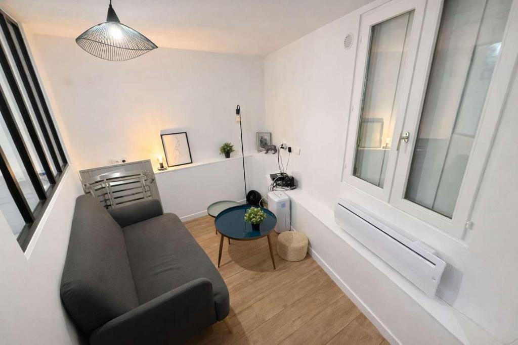 Paris 3eme Studio Renove Emplacement Ideal - 2P - 4