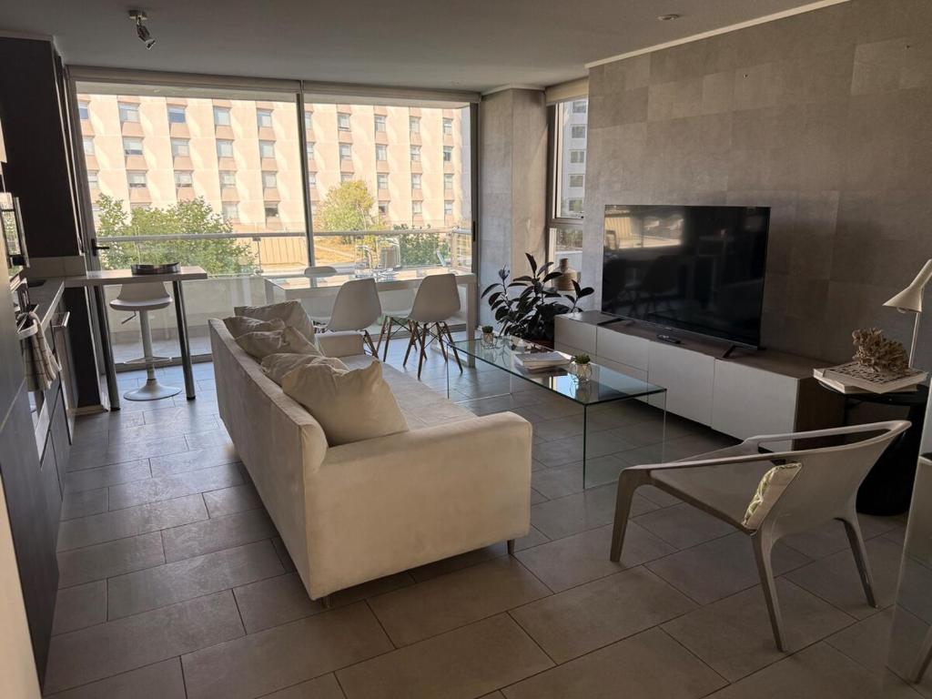 Skyline Urban Retreat in Providencia - 3
