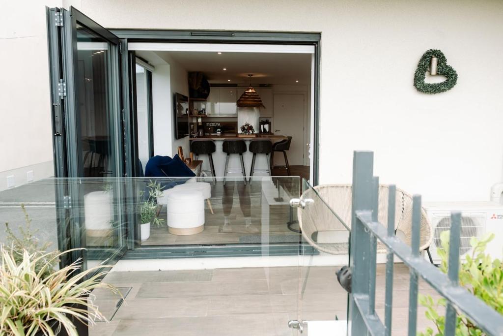 Coast Beachfront GF Apartment Bournemouth photo 7