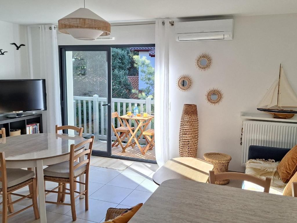 T3 de Standing entre Lac et Mer à Hossegor, Lumineux avec Balcon, Parking et Wifi Inclus - FR-1-239-1006 - 3