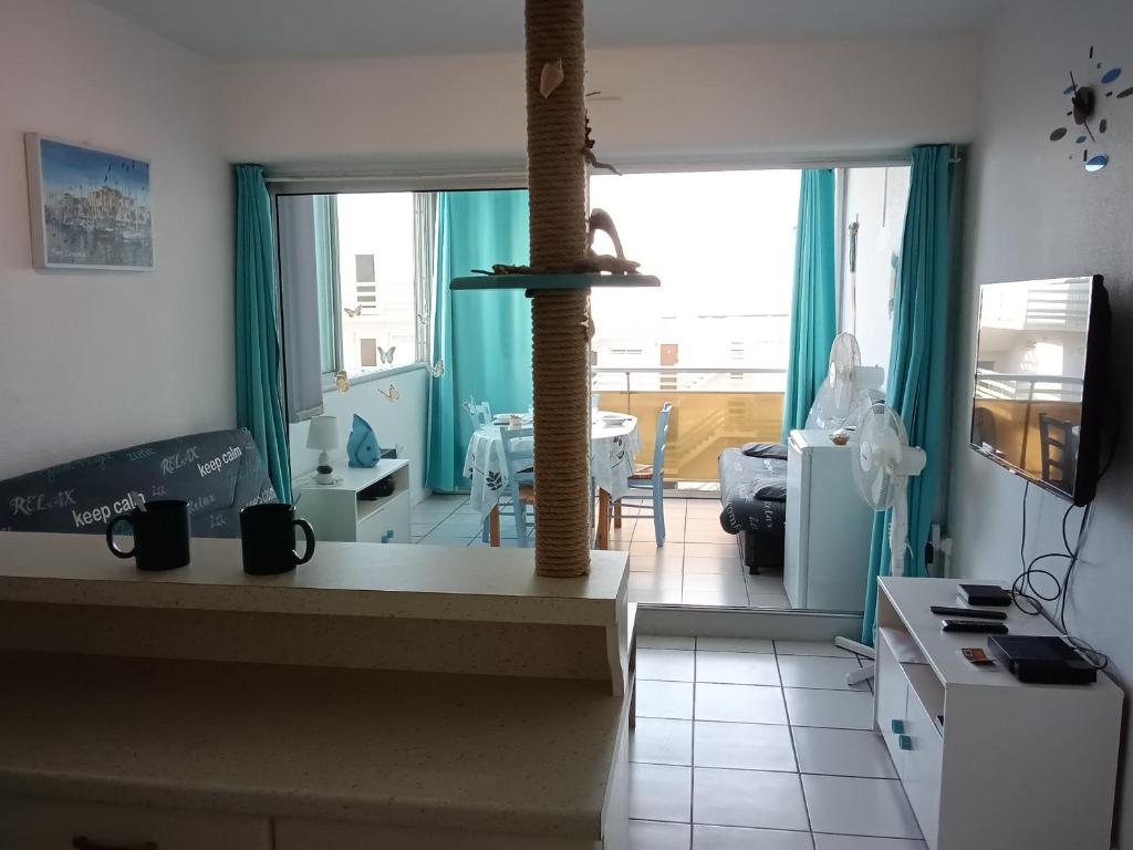 T2 Coquet 40m², Parking Sécurisé, Proche Plage - FR-1-798-22 - 5