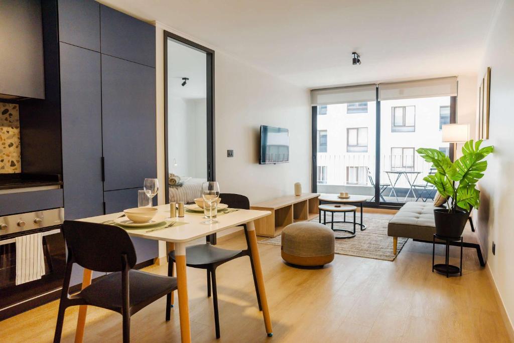 Stylish 1BR Apartment In Las Condes Ideal For 3 - 3