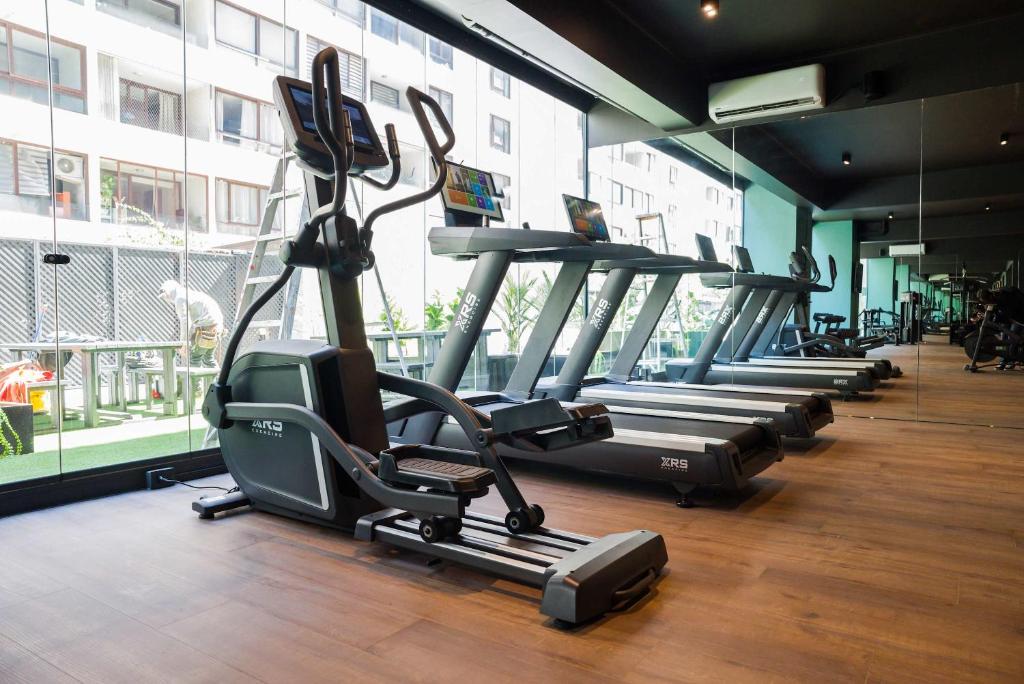 Modern 2BR Flat for 5 in Lively Las Condes Oasis - 3
