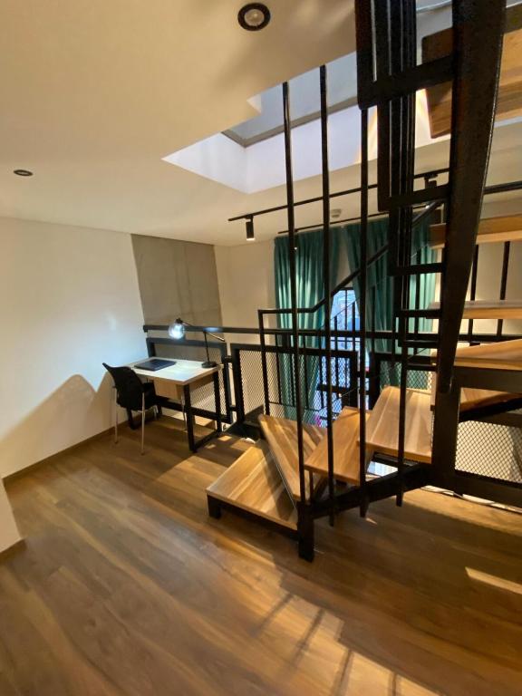 Modern Loft with Private Terrace - 3