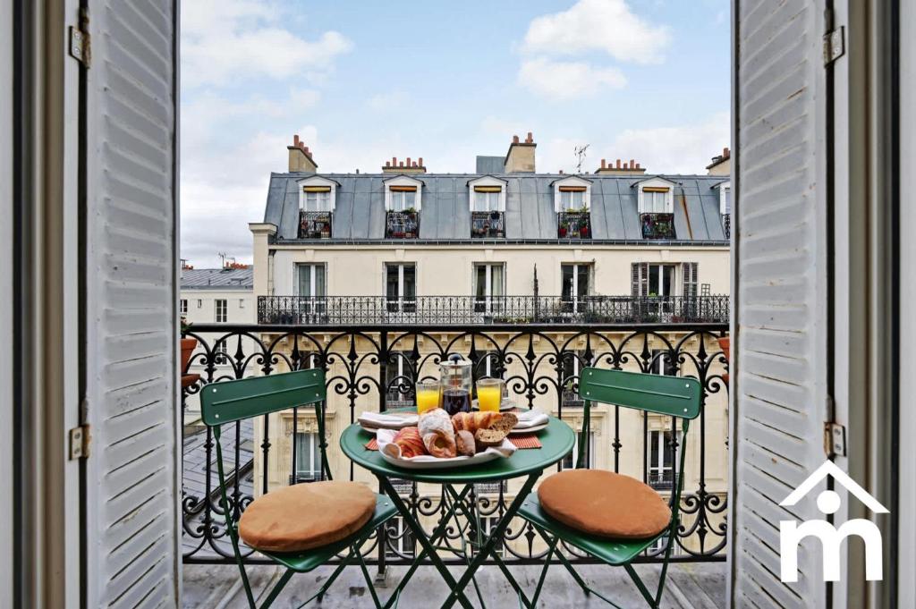 Marais 2B with Balcony by Melvane Luxury - 1