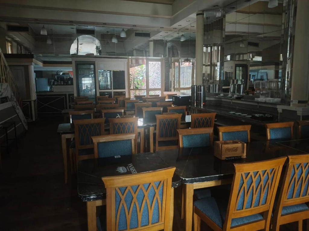 AHM Hotel - 5