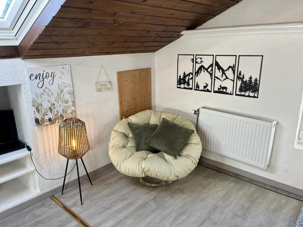 Gemütliches Dachgeschoss-Apartment mit Alpenblick - 2