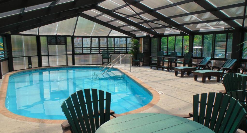 Swimming pool, Baymont by Wyndham Gatlinburg On The River in Gatlinburg (TN)