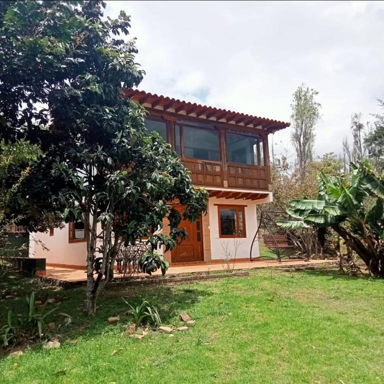 Casa entre montañas y jardines-Estancia Nirvana - 1
